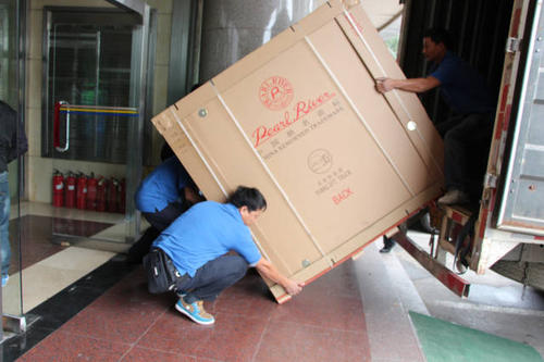 钟山钢琴贵重工艺品无忧运